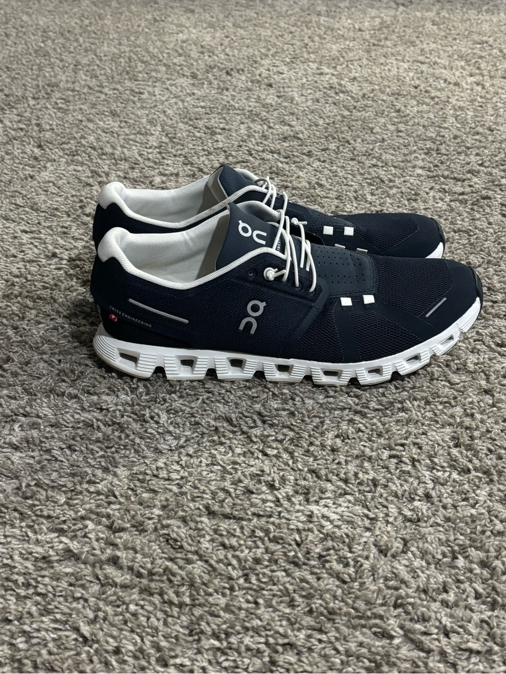 ON Running Cloud 5 Midnight Navy White Slip On Lifestyle Shoes Men’s Size 10.5